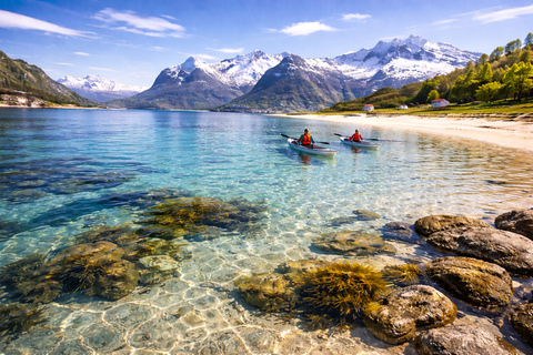 Tromso: Sommaroy Standup Paddleboarding Tromso: Stand-up paddling and salmon picnic on Sommaroy