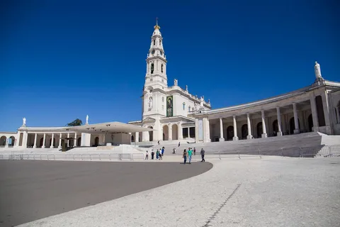 Da Lisbona: Tour di Fátima/Batalha e Mafra Convent/Óbidos