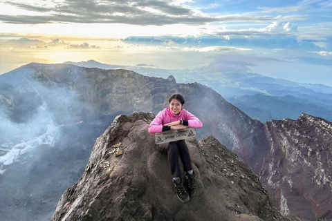 Mount Agung Sunrise Tour – Highest Peak Adventure 3142m Climb Mount Pura Pasar Agung Sebudi - highest peak 3,142m