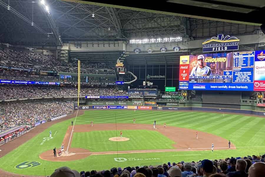 Milwaukee Brewers Baseball Spiel im American Family Field. Foto: GetYourGuide