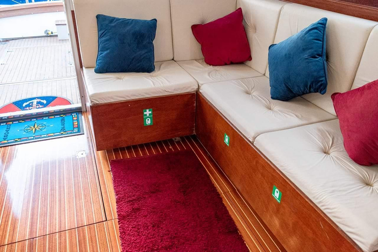 Noleggio barche private Rio 44 Crociere private di un&#039;intera o mezza giornataNoleggio barche private Crociere Seabreeze