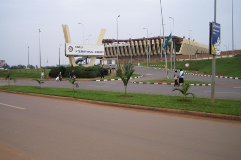 Kigali Luchthaven Express: Vlotte transfers, warme gastvrijheid.