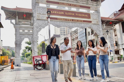 Jakarta Sunset, Chinatown & Night Food Walk Jakarta: Chinatown and Kota Tua Evening Walking Tour