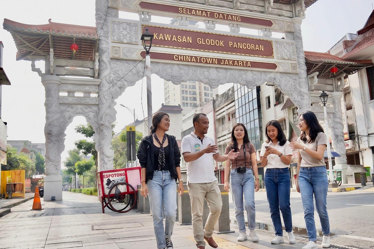 Jakarta Sunset, Chinatown & Night Food Walk Jakarta: Chinatown and Kota Tua Evening Walking Tour