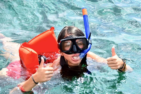 Negril: Crucero en catamarán al atardecer con snorkel y barra libre