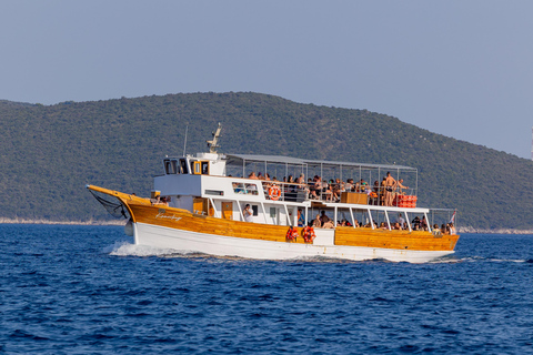 Trogir: 3 Islands, Blue Lagoon & Sandy Beach with Lunch Okrug Gornji: Blue Lagoon – 3 Island Tour with Lunch