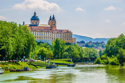 Vienna: Wachau Wonders & Hallstatt Magic Minivan Day Tour