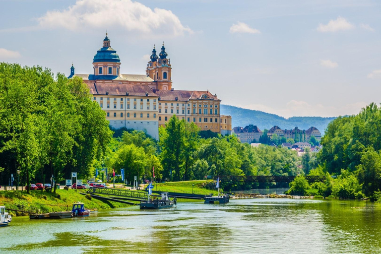 Vienna: Wachau Wonders & Hallstatt Magic Minivan Day Tour