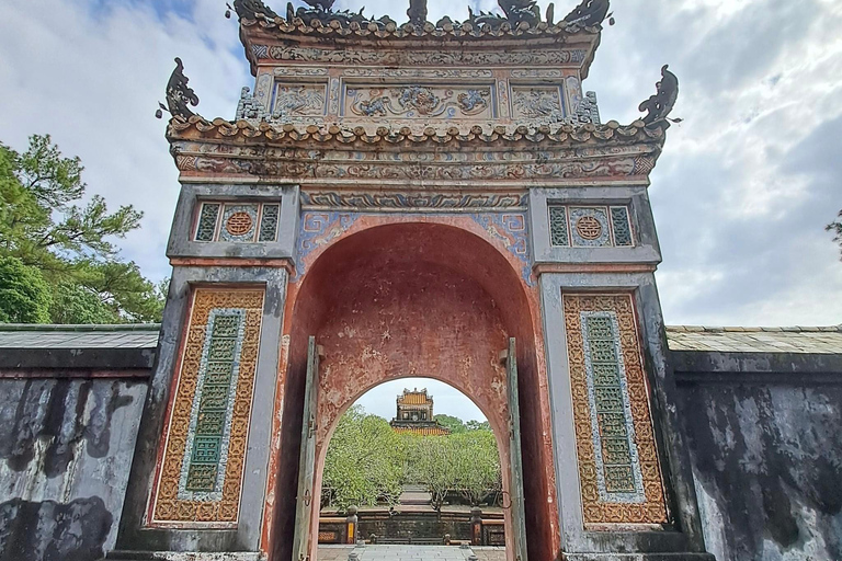 Z Hoi An: Hue Imperial City i Hai Van Pass Tour, grobowceHoi An/DaNang do Hue przez 1 dzień w ramach prywatnej wycieczki