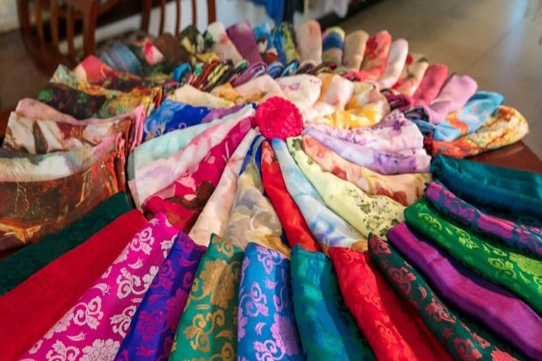 Odkryj tradycyjny proces produkcji jedwabiu w Hoi An Silk Village