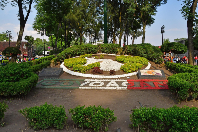 CDMX: Tour of Xochimilco and Coyoacán with option to visit the Frida Kahlo Museum Shared tour with visit to the Frida Kahlo Museum and traditional lunch