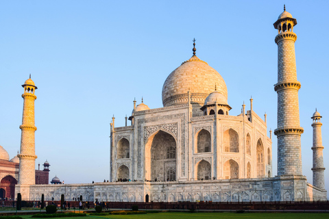 Von Delhi: Sonnenaufgang Taj Mahal und Agra Fort Tour mit AC Auto