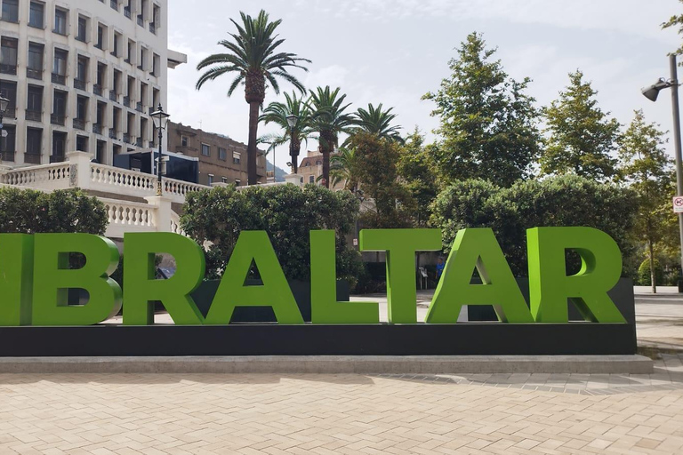 Gibraltar: Day Trip with Guide in german and english Gibraltar: Day Trip with dolphin Tour in german and english