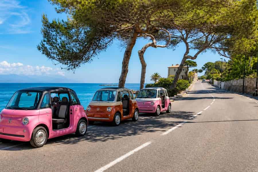 Antibes: Tour im 100 % elektrischen Fiat Topolino. Foto: GetYourGuide