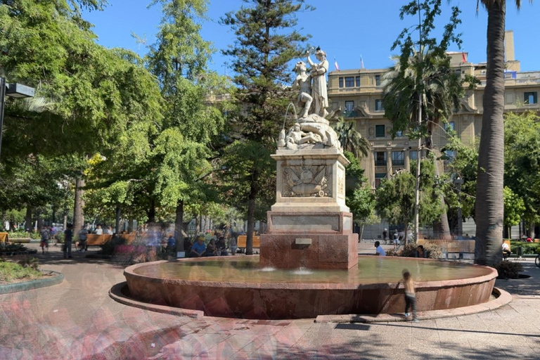 Visite à pied comme un habitant de la ville de SantiagoVisite à pied de la ville de Santiago