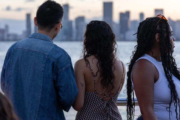 Miami: Millionaire's Row Cruise with Bay Swim Stop