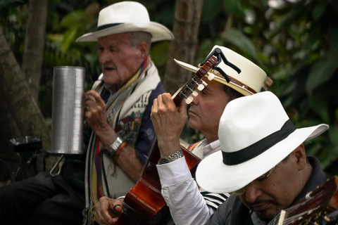 Medellín: Tour privado Pablo Escobar y &quot;Pueblito Paisa&quot;Visita Privado Pablo Escobar y Pueblito Paisa