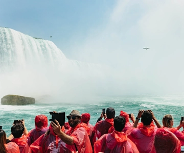 Toronto: Niagara Falls with Winery, Optional Cruise & Lunch