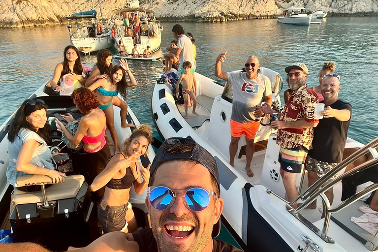 Marseille: Rent a private boat with a skipper private boat trip to calanques du frioul