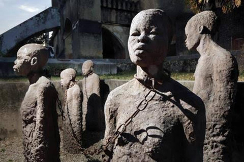 Zanzibar: wyspa więzienna, zwiedzanie kamiennego miasta i jaskinia salaam.Ta opcja jest przeznaczona dla osób, które zatrzymują się w Zanzibarze.