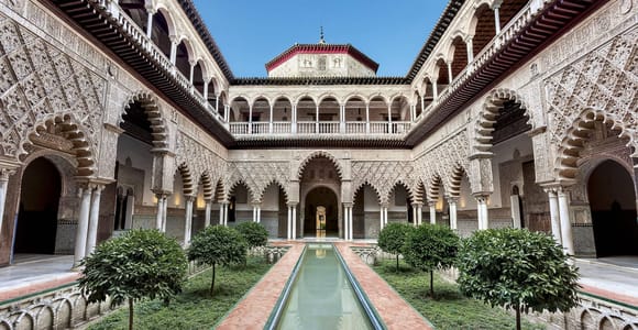 Guided visit of the Royal Alcázar, Cathedral, and Giralda with priority access