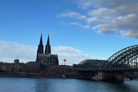 Cologne: Drachenburg Castle & Bonn Tour with Tickets
