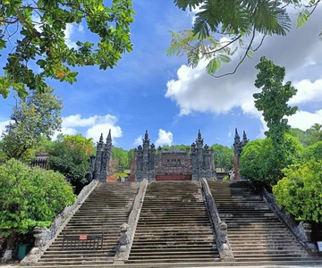 Hue: Royal Tombs Private Tour with 3 Best Tombs & Pagoda