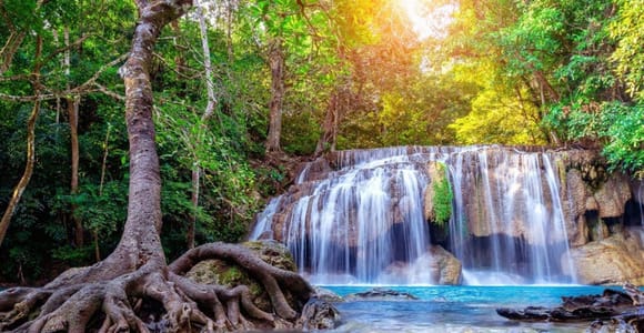 Kanchanaburi : Private River Kwai Brücke & Erawan Wasserfall