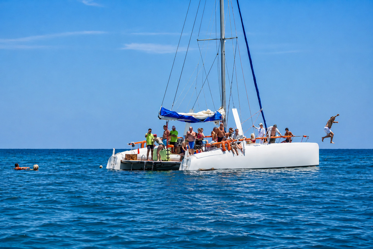 Djerba: Catamaran with Dolphin Watching and Swimming Break