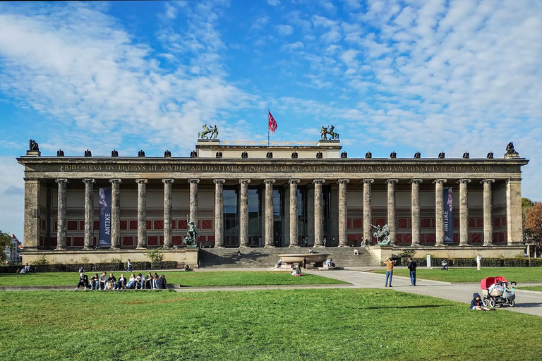 Berlin: Museum Island Guided Walking Tour Public Tour in German