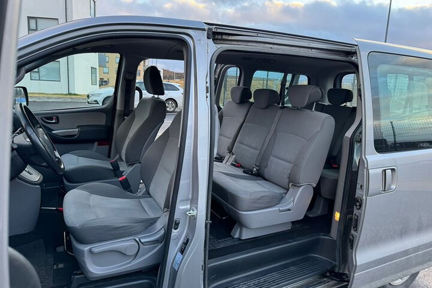 Reykjavík ↔ KEF Flughafen | Privater Transfer in eine Richtung