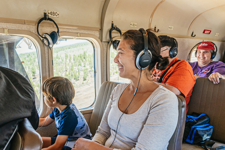 Grand Canyon Village: Wycieczka samolotem po południowej krawędzi Wielkiego KanionuLot samolotem nad Wielkim Kanionem i wycieczka Hummerem