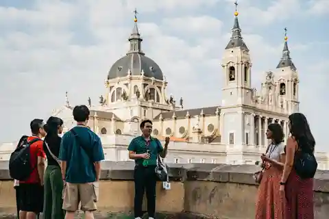 "Skip the line" Royal Palace + Prado Museum