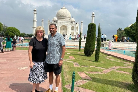 Desde Delhi: Excursión de un día al Taj Mahal con vestimenta tradicionalExcursión con Entrada, Comida, Coche y Guía