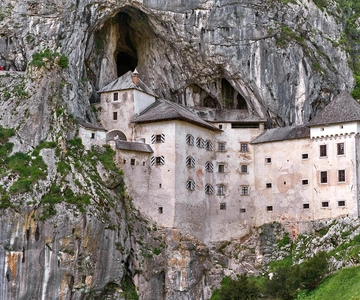De Trieste - Grutas de Postojna e Castelo de Predjama