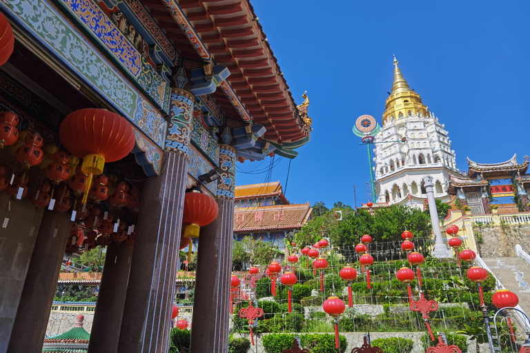 Penang Guided Day Tour with Georgetown, Batik & Beach Sunset