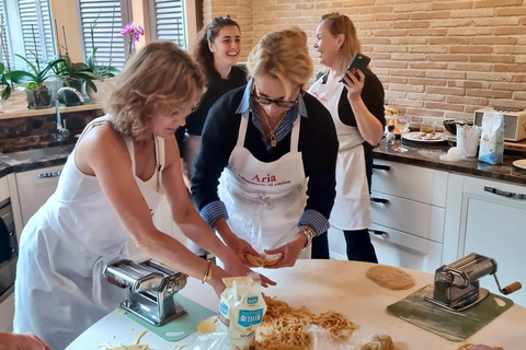 Rzym — warsztaty kulinarne w rzymskim domu w dzielnicy TrastevereRzym – warsztaty kulinarne w rzymskiej rezydencji w dzielnicy Trastevere