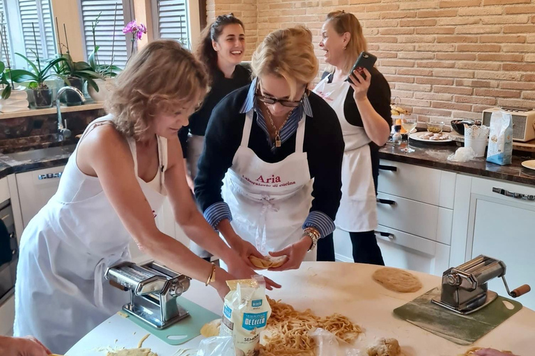 Rzym — warsztaty kulinarne w rzymskim domu w dzielnicy TrastevereRzym – warsztaty kulinarne w rzymskiej rezydencji w dzielnicy Trastevere