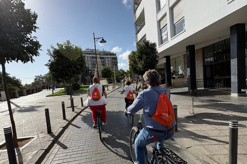 Seville: Highlights Bike or E-Bike Tour in a Small Group