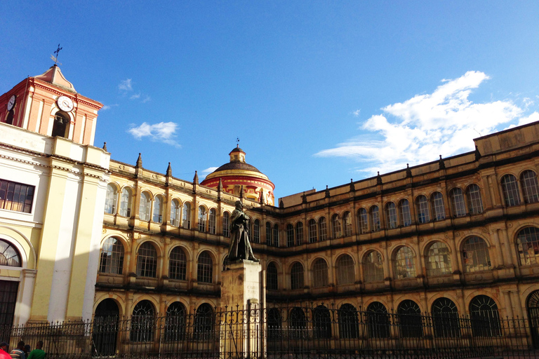 波哥大：坎德拉里亚区、黄金博物馆与铁镖球私人导览波哥大：坎德拉里亚区、黄金博物馆与台球私人导览