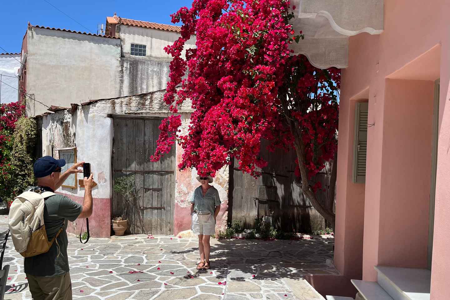 「ナクソス島：プライベートカーと専属ドライバーで巡る贅沢ツアー」