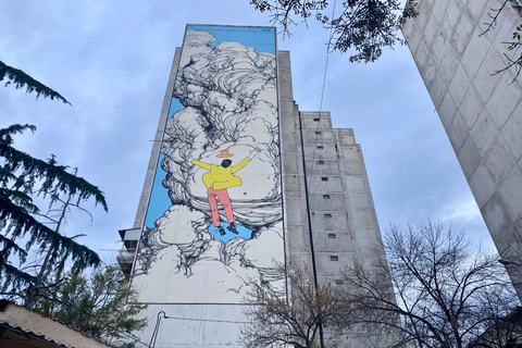 Tiflis: más de 100 graffitis y murales, visita guiada por el arte callejeroVisita privada