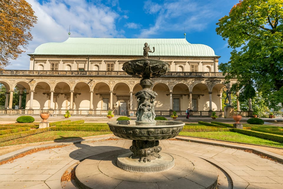 Prague, Castle Tour with Local Guide and Entry Ticket - Housity