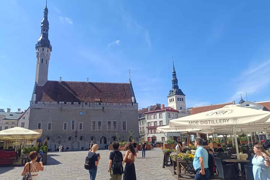 Die Mauern von Tallinn und das mittelalterliche Leben innerhalb der Stadt. Foto: GetYourGuide