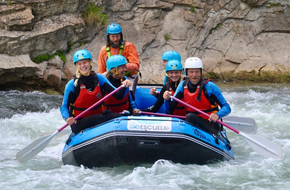 Pyrenees, Rafting in the Kingdom of the Mallos - Housity