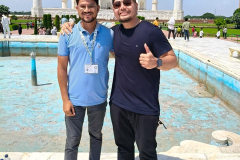 From Delhi: Private Taj Mahal & Agra Tour with 5* Lunch Only Professional Tour Guide in Agra