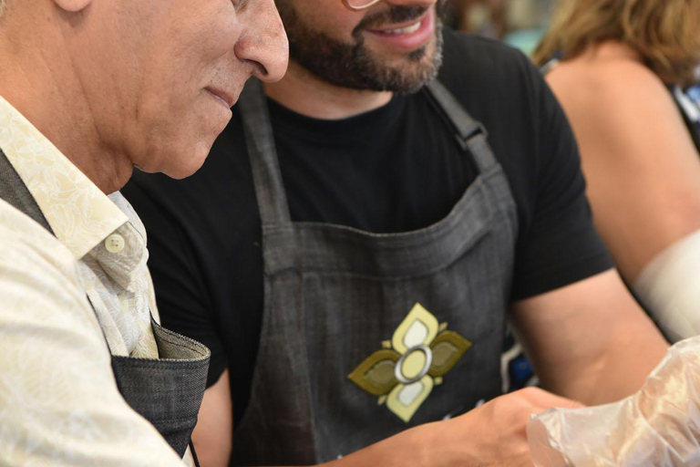 Sathon: Hands-on Thai Cooking Class & Market Tour in Bangkok