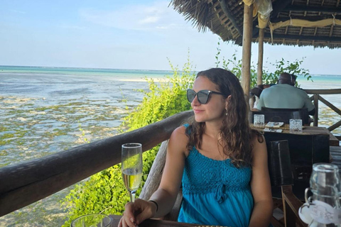 Wycieczka z delfinami Mnemba, las Jozani i restauracja The RockMiejsce zbiórki wyłącznie w Mnemba Transfer Point