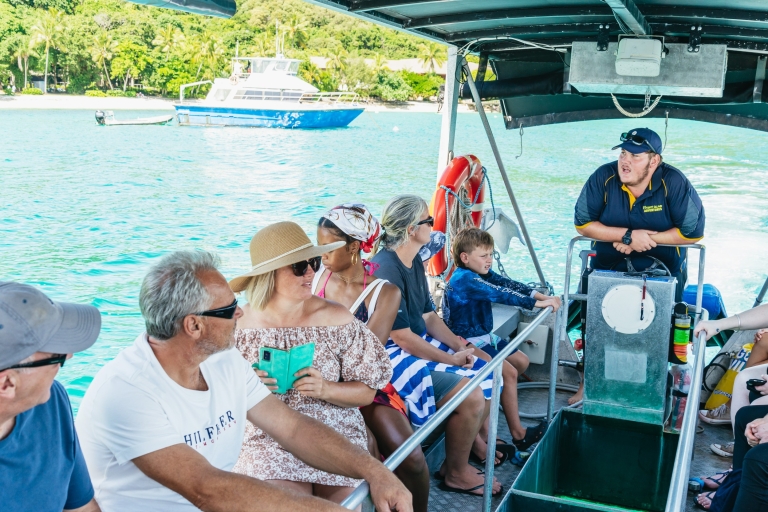 Depuis Cairns : aventure d'une journée à l'île FitzroyForfait simple bateau à fond de verre
