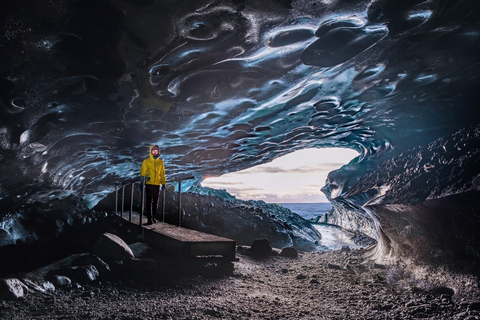 Excursion Premium dans la grotte de glace bleue - soupe chaude et boisson chaude incluses.Visite guidée de la grotte de glace bleue Vatnajökull Premium